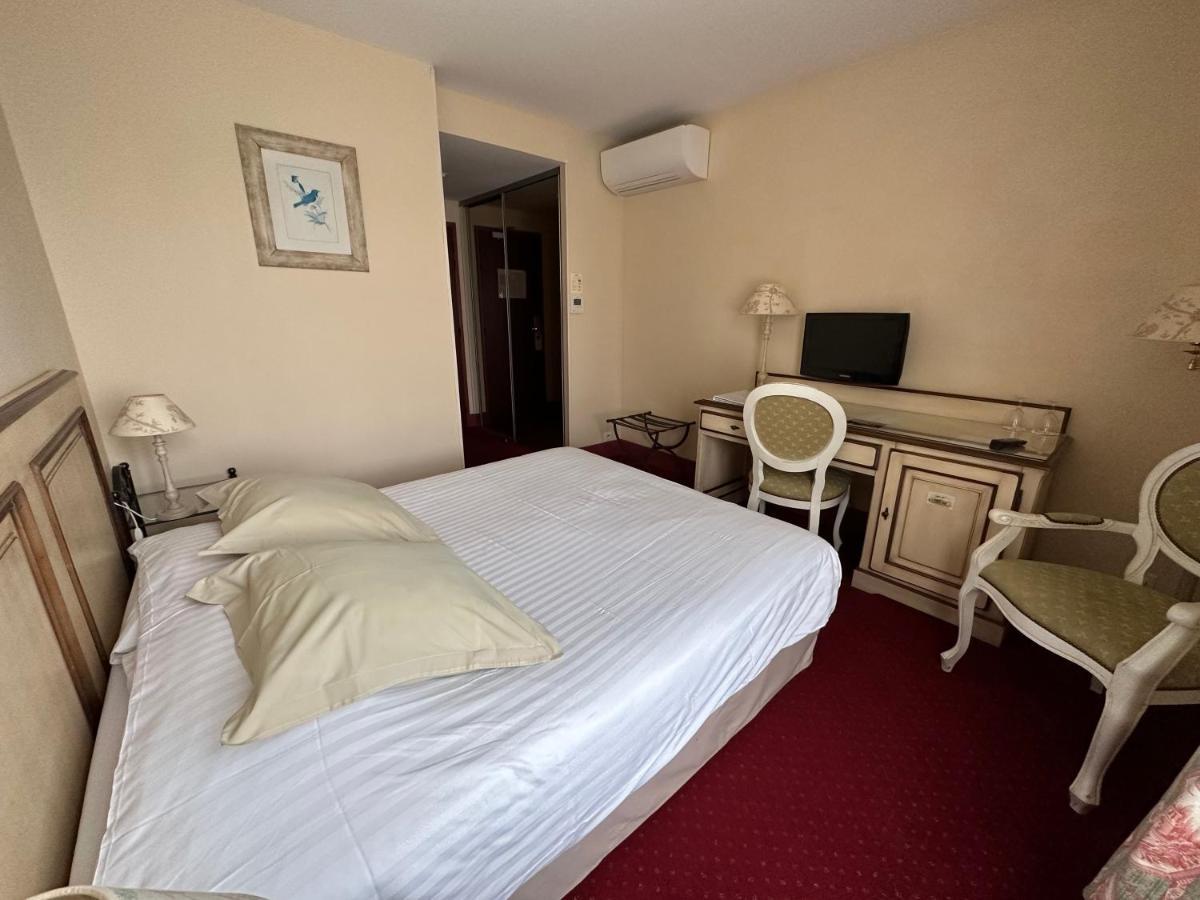 Hotel Domaine De L'Orangerie Bonnat ภายนอก รูปภาพ